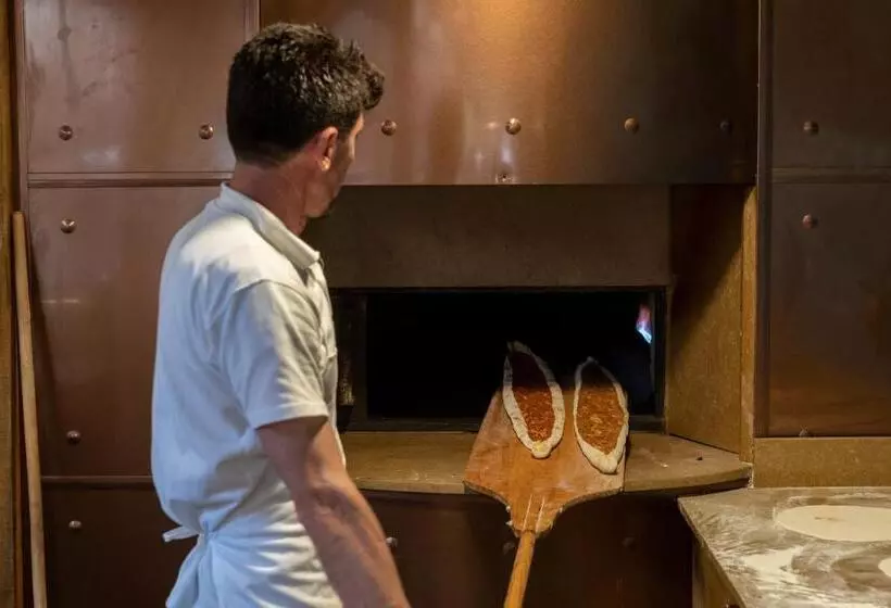 Hotelli Marti Resort Deluxe