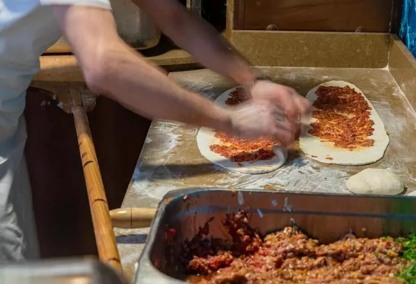 Hotelli Marti Resort Deluxe