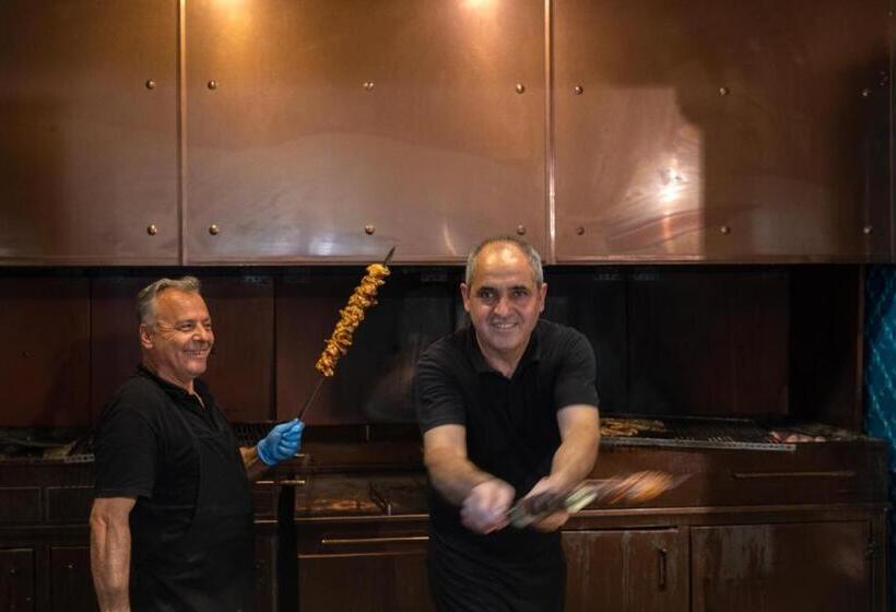 בית מלון כפרי Marti Resort Deluxe