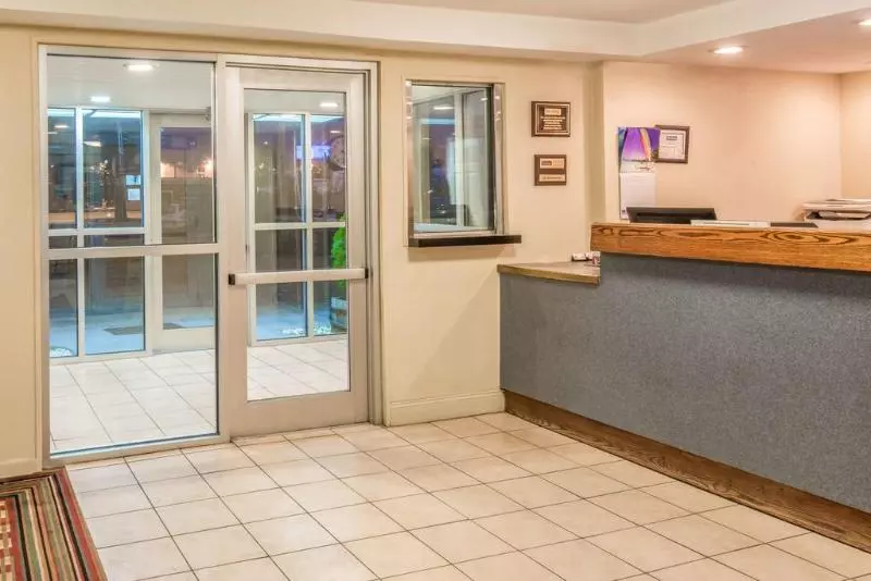 Отель Portland Travelodge