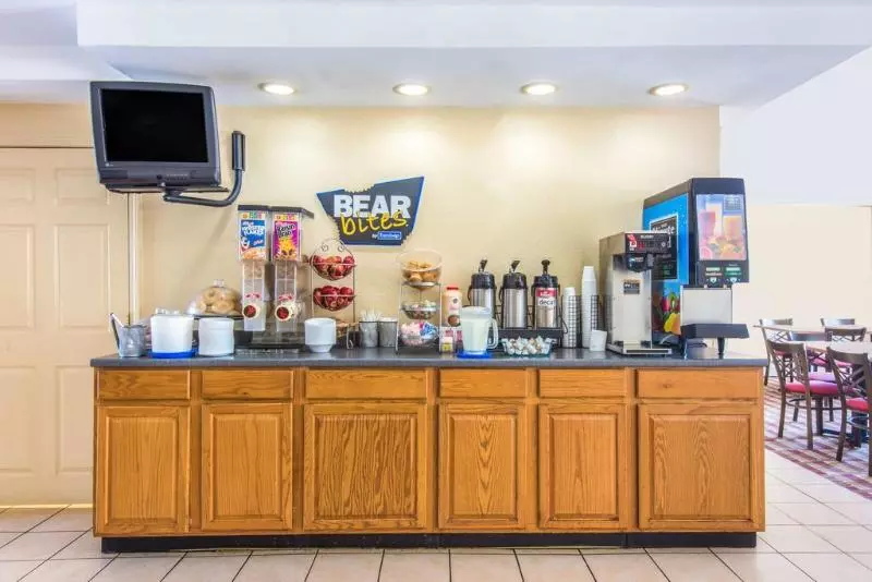 Отель Portland Travelodge