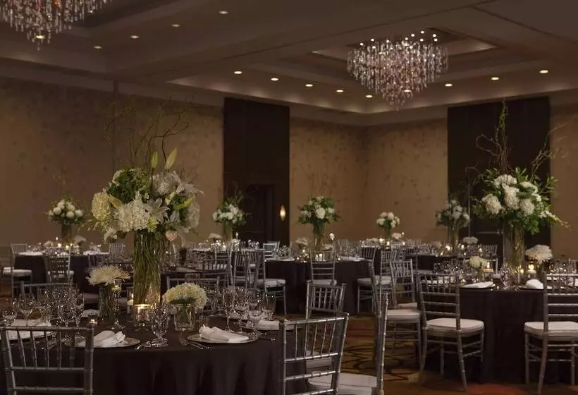 Hotel Renaissance Baton Rouge