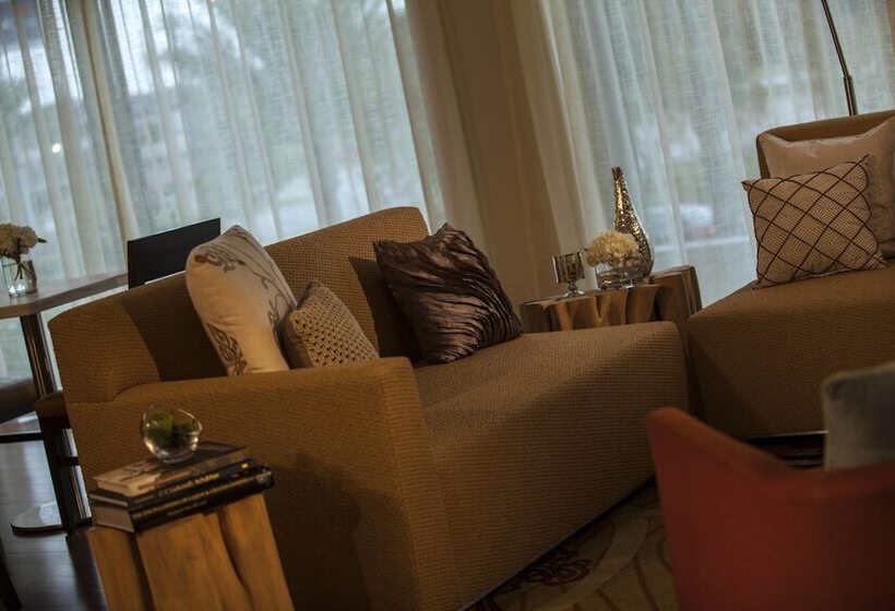 فندق Renaissance Baton Rouge