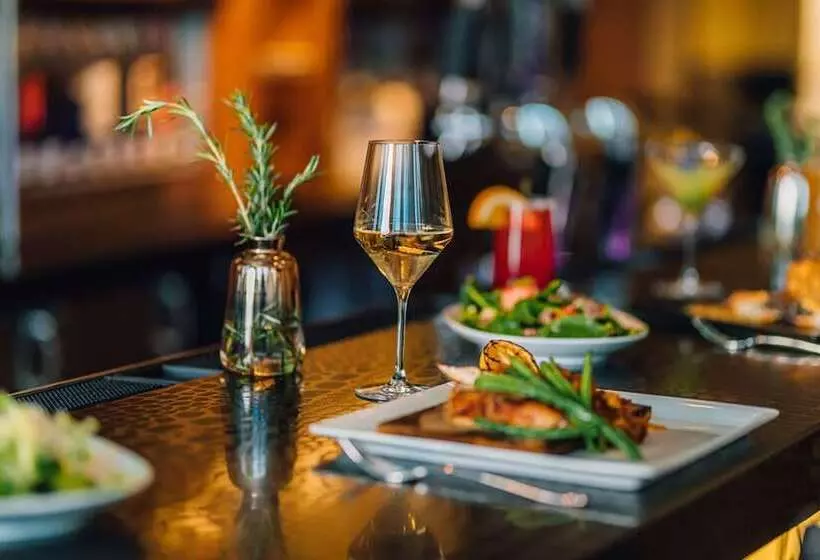 Hotel Renaissance Baton Rouge