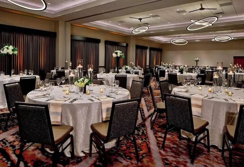 Renaissance Minneapolis Hotel, The Depot