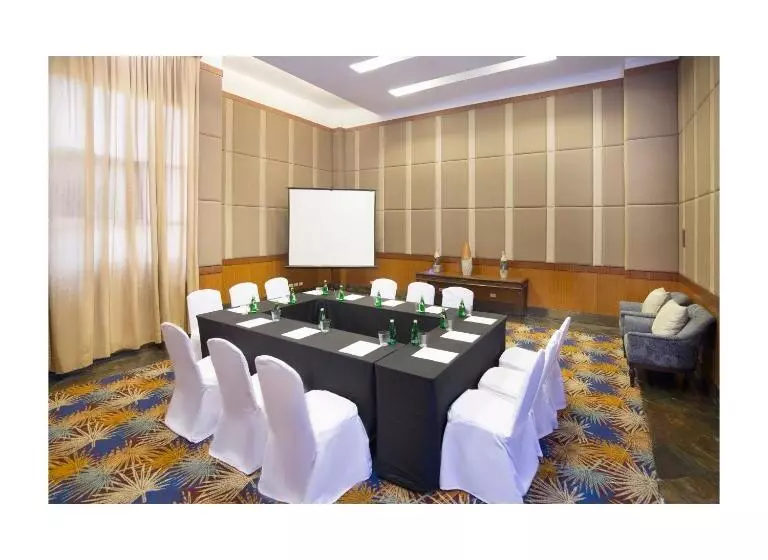 Hotel Summit Ridge Tagaytay   Newly Renovated