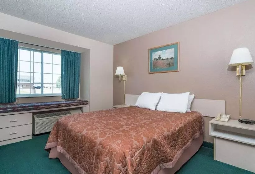 هتل Super 8 By Wyndham Fargo Airport