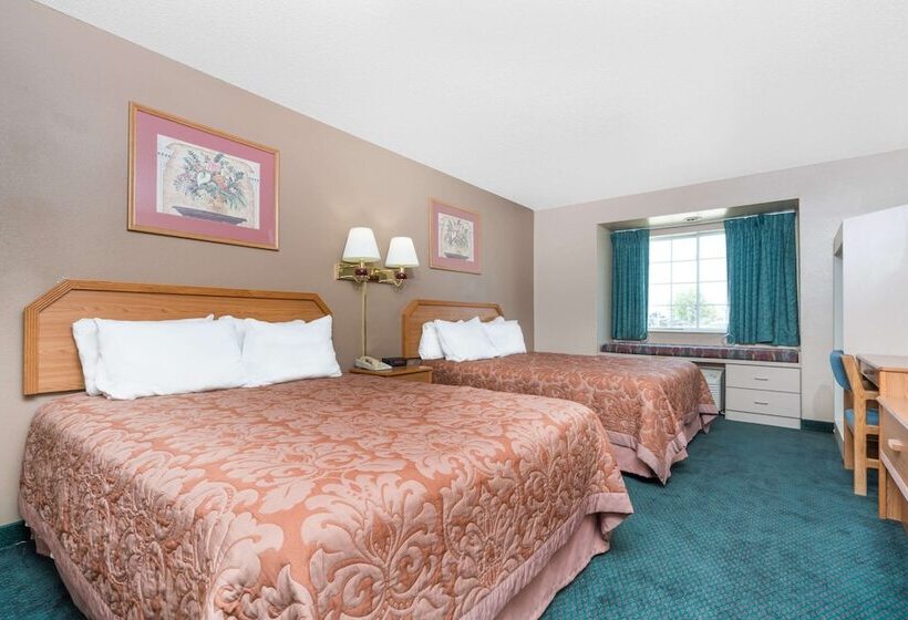 هتل Super 8 By Wyndham Fargo Airport