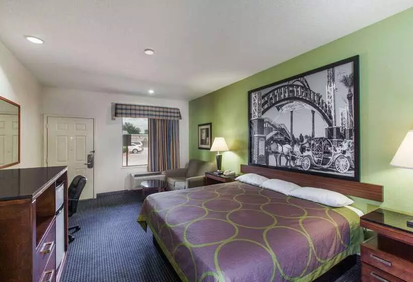 فندق Super 8 By Wyndham Houston Hobby Airport South