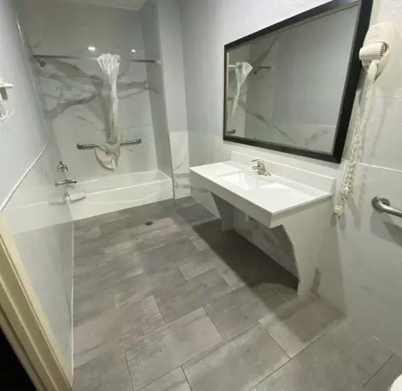 فندق Super 8 By Wyndham Houston Hobby Airport South