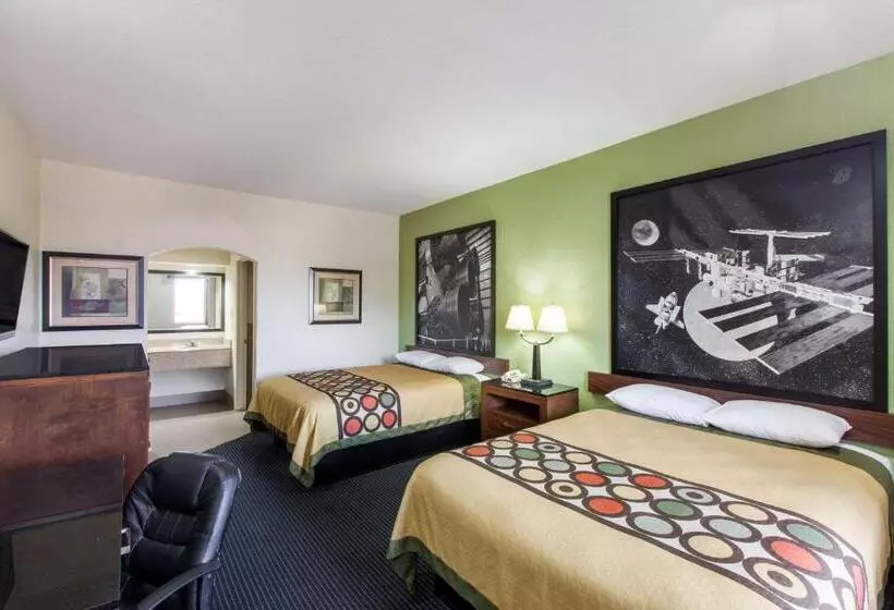 فندق Super 8 By Wyndham Houston Hobby Airport South