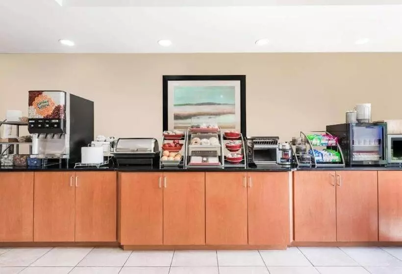 Hotel Spark By Hilton Lancaster Dutch Country