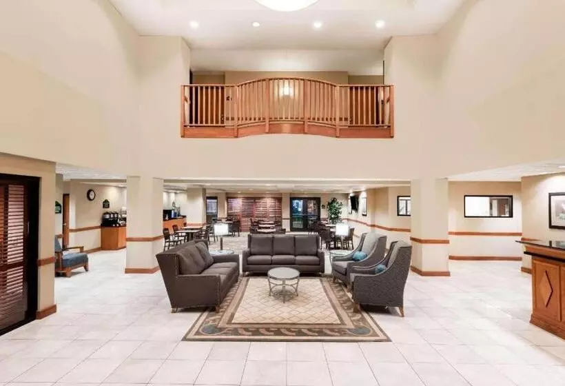 Hotel Spark By Hilton Lancaster Dutch Country