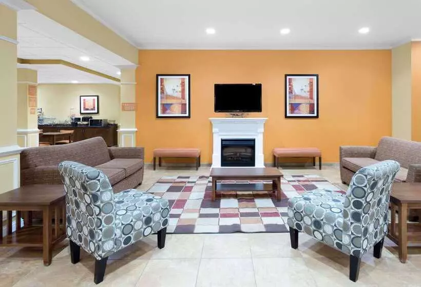 Microtel Inn & Suites By Wyndham Greenville/university Medic