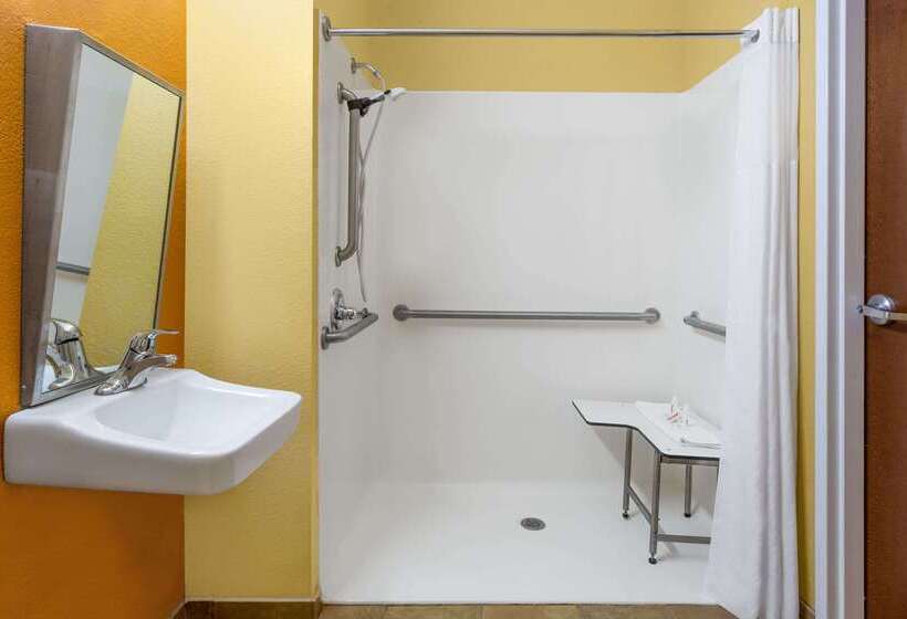 Microtel Inn & Suites By Wyndham Greenville/university Medic