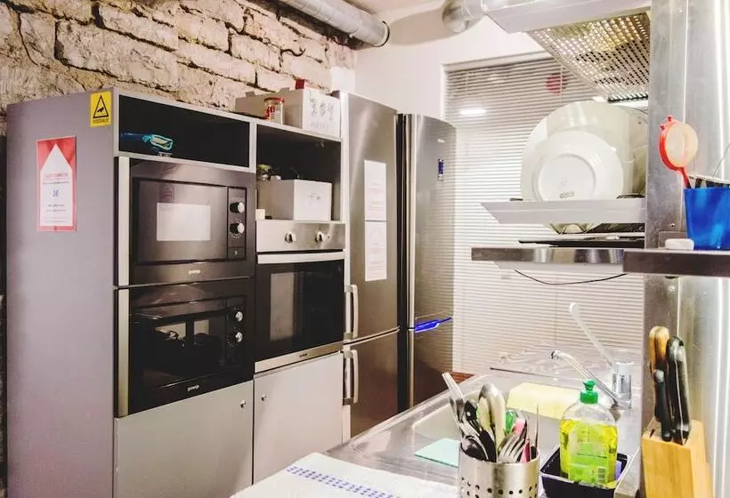 هاستل 16eur Fat Margaret S