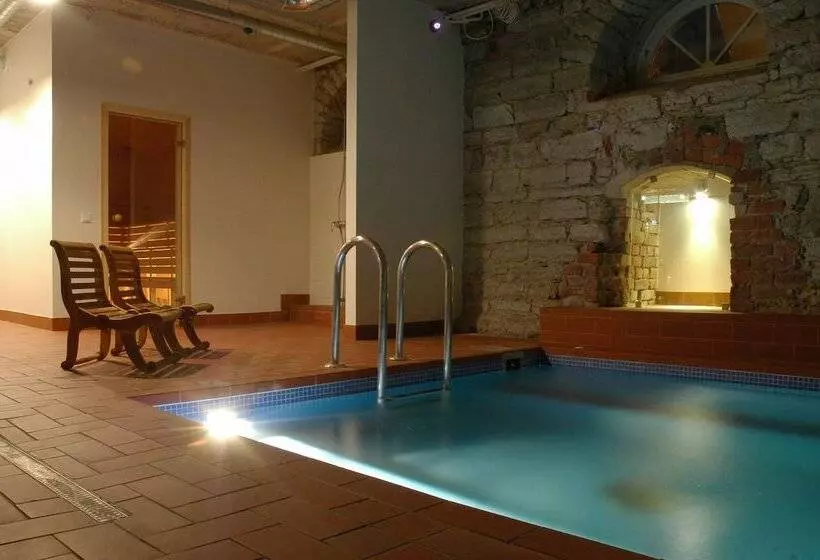 هاستل 16eur Fat Margaret S