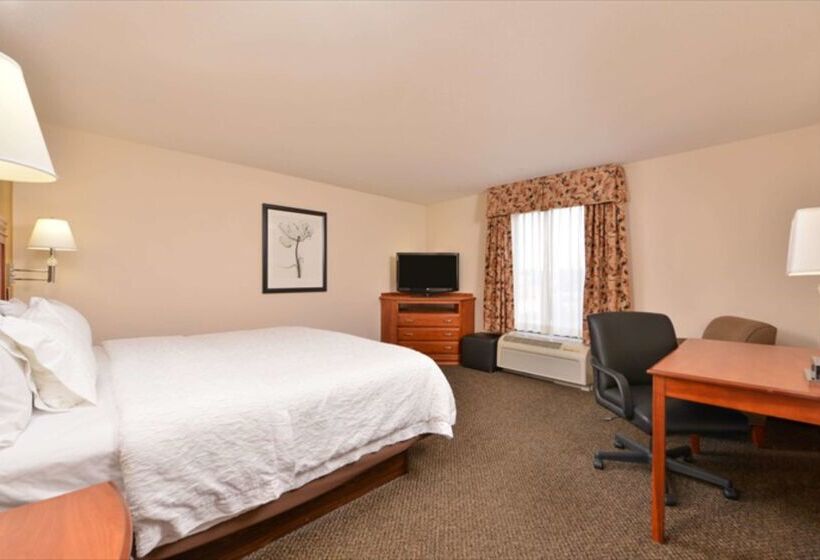 Отель Hampton Inn & Suites Richmond, In