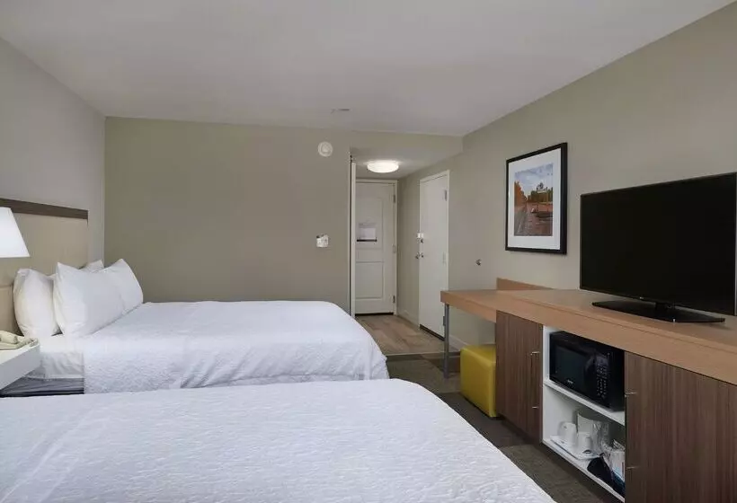 Hotelli Hampton Inn & Suites Rogers