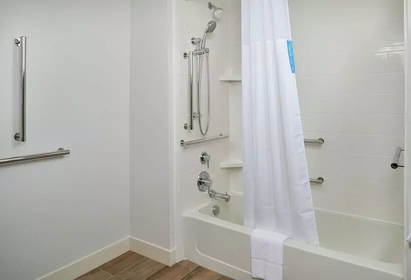 Hotelli Hampton Inn & Suites Rogers