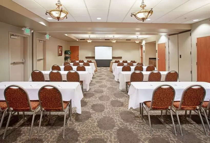 Отель Hampton Inn & Suites Yuba City