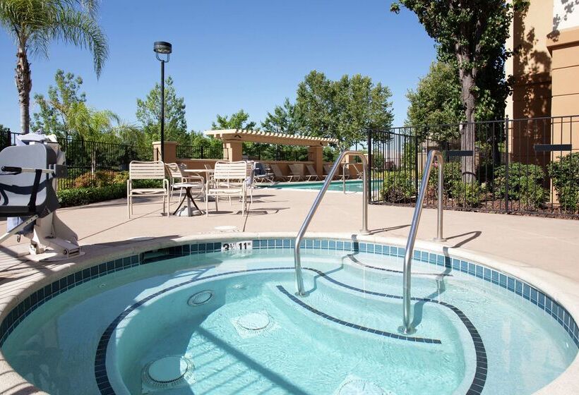 호텔 Hampton Inn & Suites Yuba City