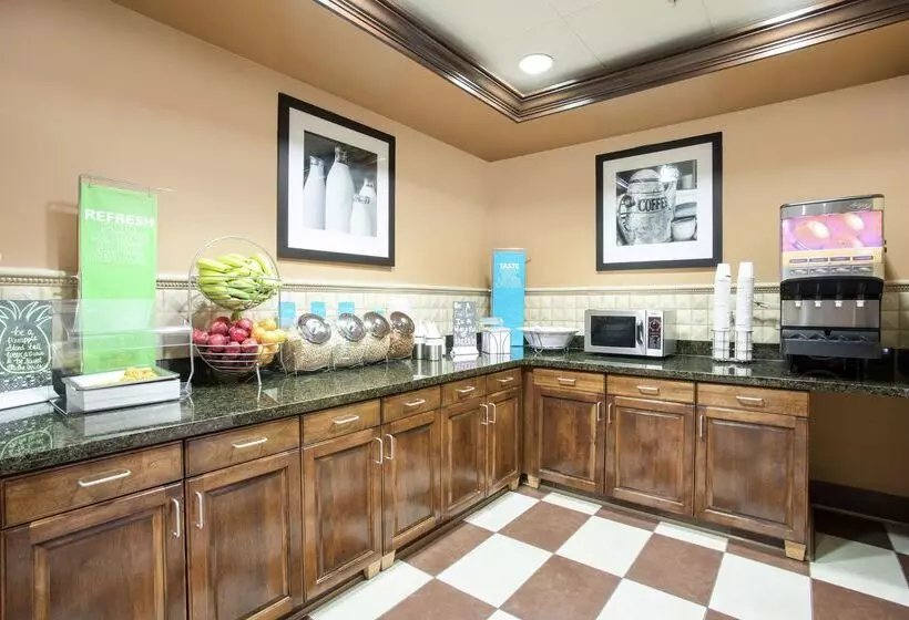 Отель Hampton Inn & Suites Yuba City