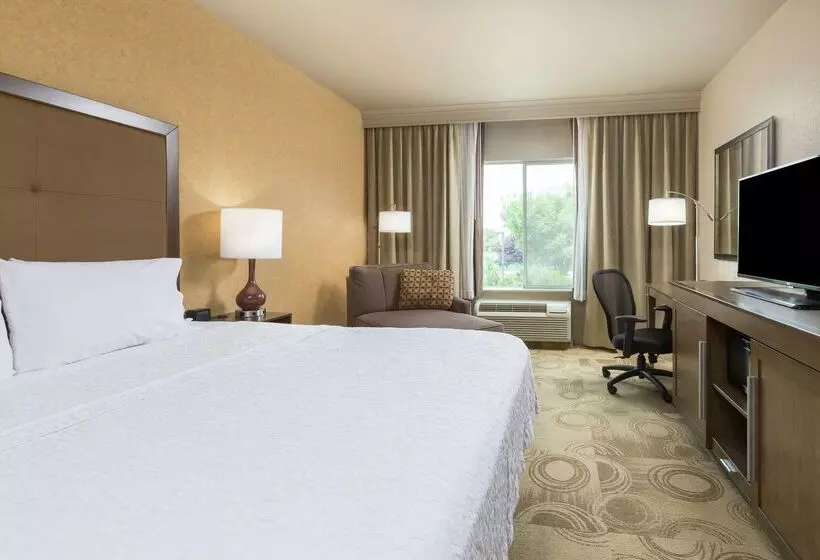 Отель Hampton Inn & Suites Yuba City
