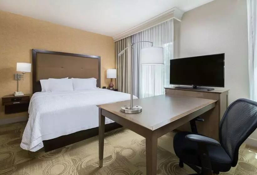 Отель Hampton Inn & Suites Yuba City
