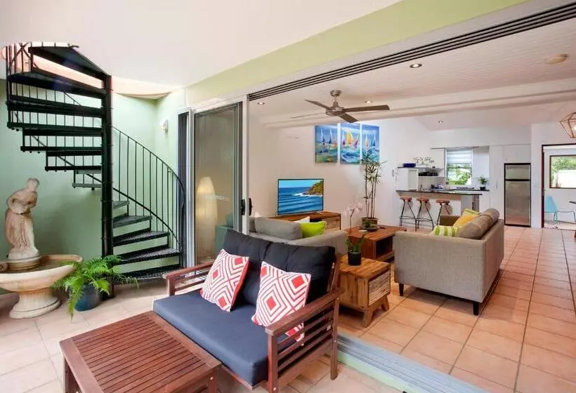 هتل L Auberge Noosa