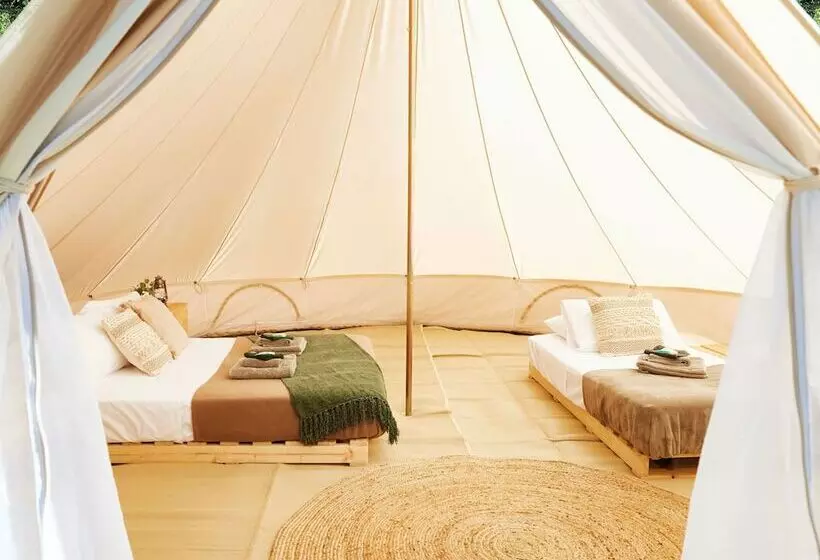 Отель Mount Hart Wilderness Lodge