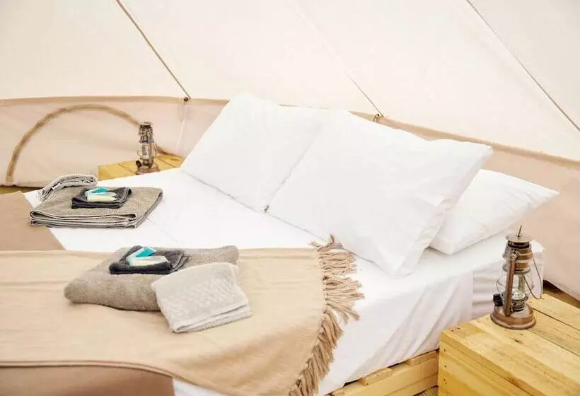 Отель Mount Hart Wilderness Lodge