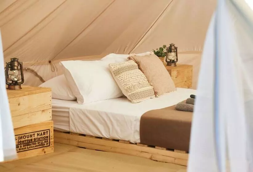 Отель Mount Hart Wilderness Lodge