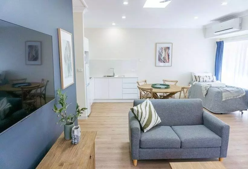 Отель Port Stephens Koala Sanctuary