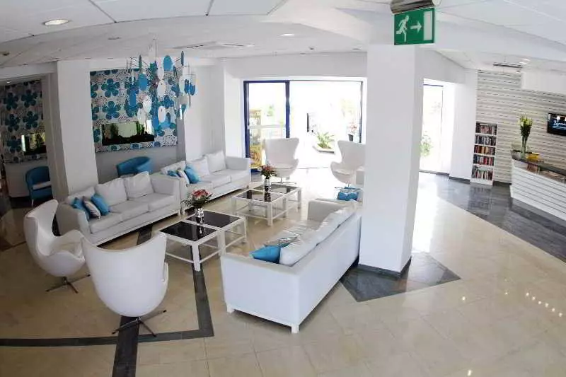 Lantiana Gardens Apart