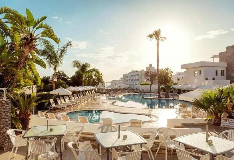 Lantiana Gardens Apart