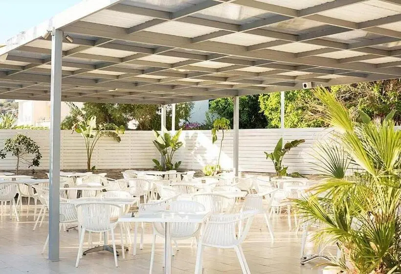 Lantiana Gardens Apart
