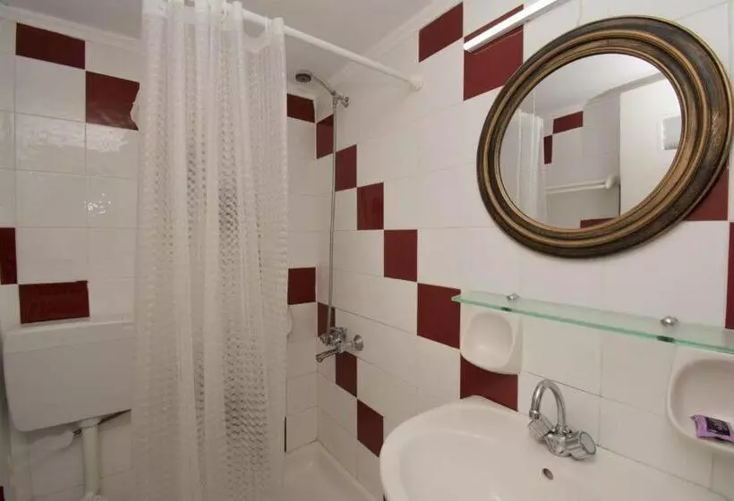 Rena Apartments By Checkin