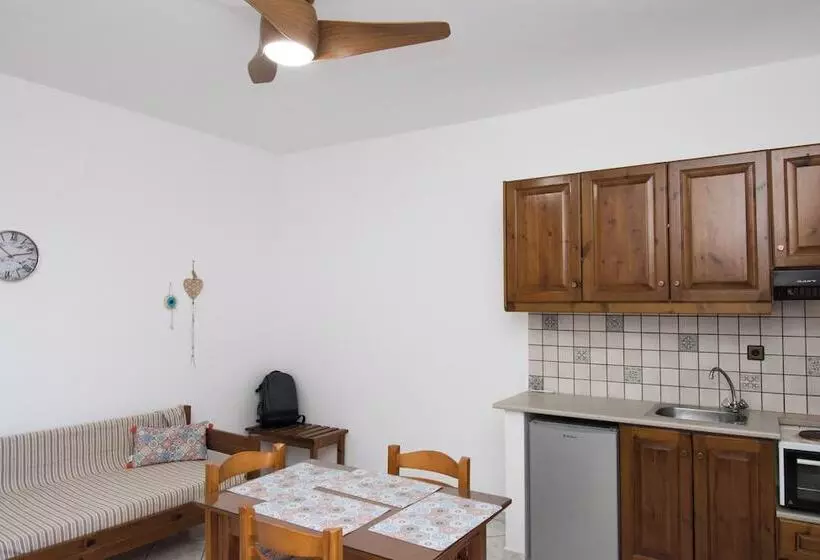 Rena Apartments By Checkin