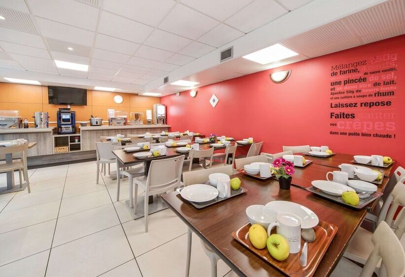 Comfort Aparthotel Versailles, St Cyr L Ecole