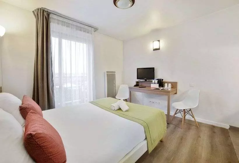 Comfort Aparthotel Versailles, St Cyr L Ecole