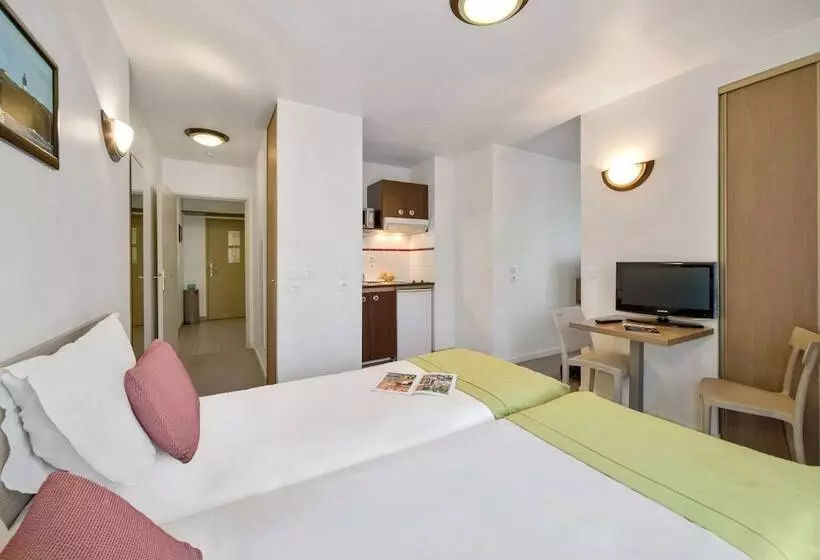Comfort Aparthotel Versailles, St Cyr L Ecole