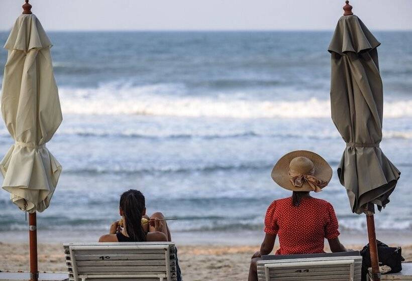 هتل Bay Beach Resort