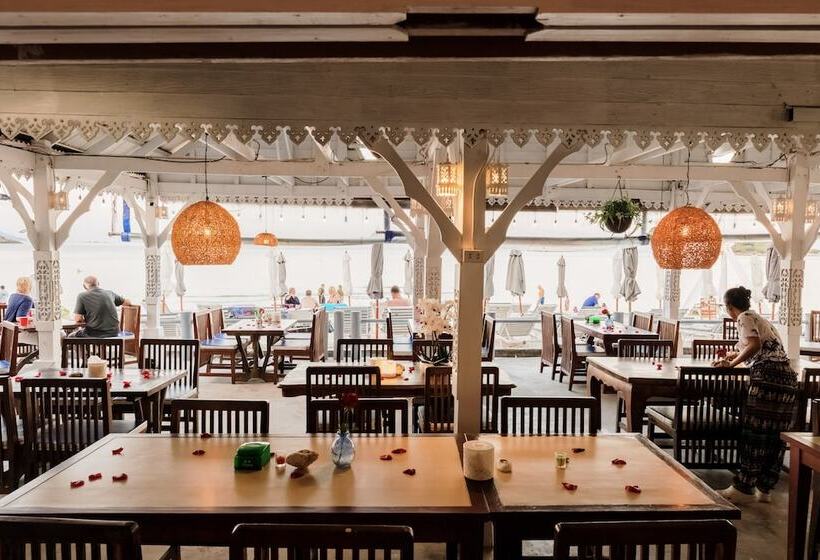 هتل Bay Beach Resort