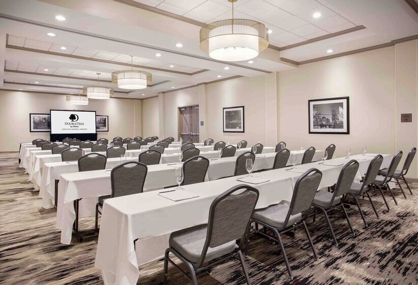 فندق Doubletree By Hilton Chicago Midway Airport