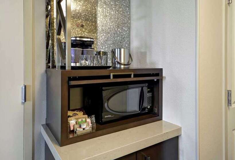 فندق Doubletree By Hilton Chicago Midway Airport