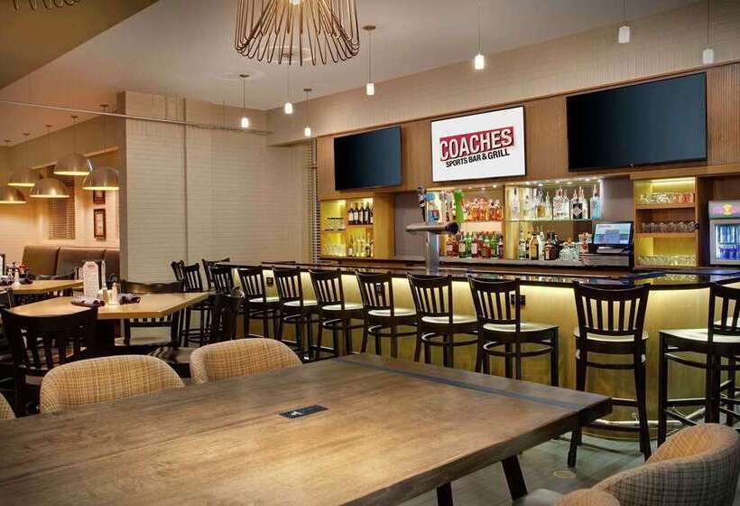 فندق Doubletree By Hilton Chicago Midway Airport