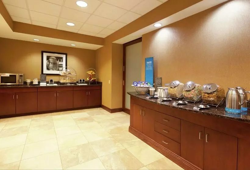 酒店 Hampton Inn & Suites Grove City