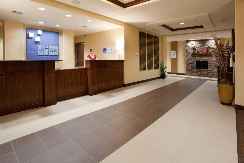 Holiday Inn Express Hotel & Suites Lamar By Ihg