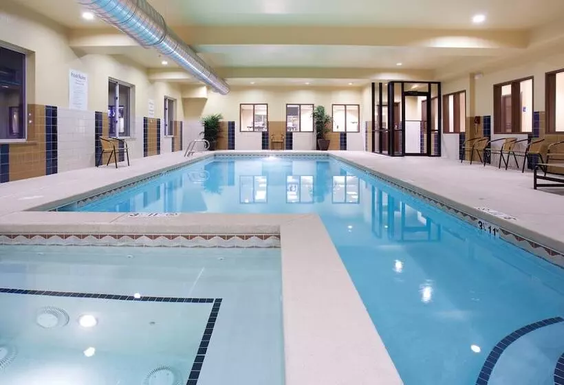 Holiday Inn Express Hotel & Suites Lamar By Ihg